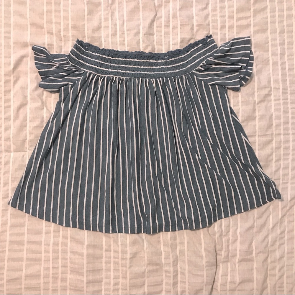 3/$20 American Eagle Off The Shoulder Top